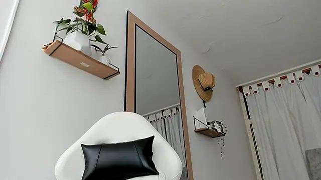 Valerioe online show from October 1, 2025, 1:50 pm