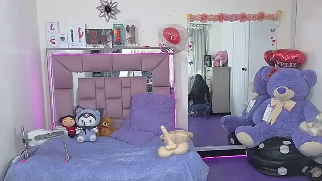 AriadnaCappelletty online show from October 6, 2025, 4:04 pm