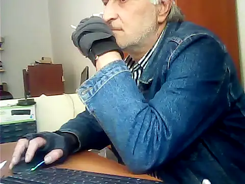 zormen355 online show from June 3, 2026, 1:14 pm