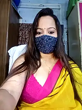 albelasummi702 online show from February 3, 2025, 4:04 am