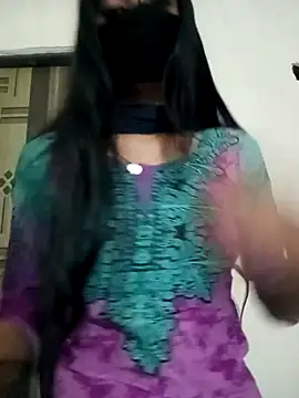 Snapshot of Raya-Moni chatting on November 21, 2025, 2:38 pm Raya-Moni online show from November 21, 2025, 2:38 pm