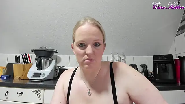 caro kitten online show from December 14, 2024, 10:56 am