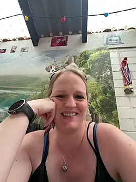 Snapshot of caro_kitten chatting on July 23, 2026, 1:09 pm caro kitten online show from July 23, 2026, 1:09 pm