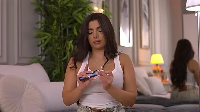 NicoleCellini online show from March 27, 2026, 7:24 pm