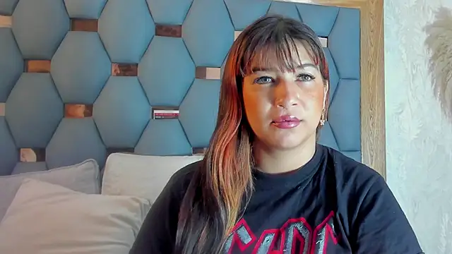 Snapshot of yayi_derek chatting on October 21, 2025, 11:33 am yayi derek online show from October 21, 2025, 11:33 am