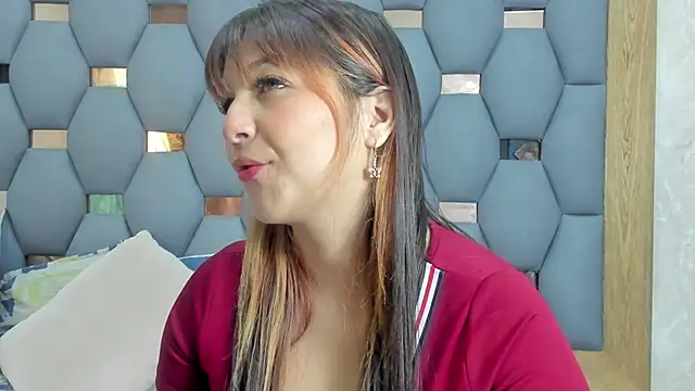 Snapshot of yayi_derek chatting on October 31, 2025, 10:05 am yayi derek online show from October 31, 2025, 10:05 am