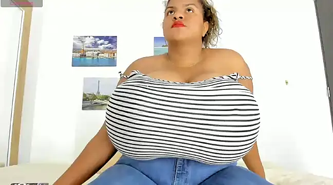 bigmom69  online show from January 27, 2025, 9:33 pm