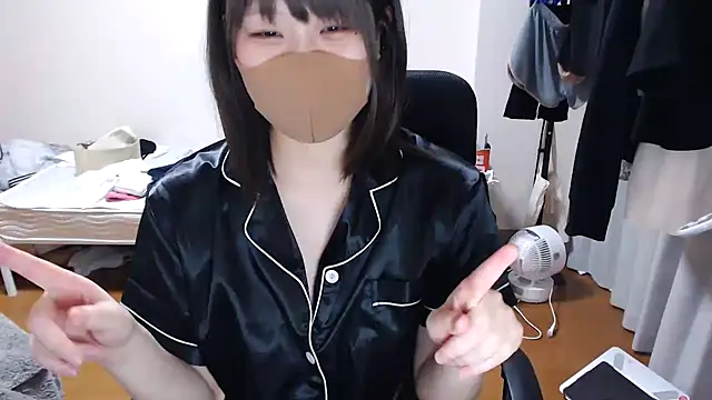 izumi  123 online show from August 6, 2026, 8:00 pm