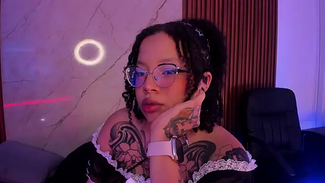 Emiilycollins online show from November 11, 2025, 12:21 am