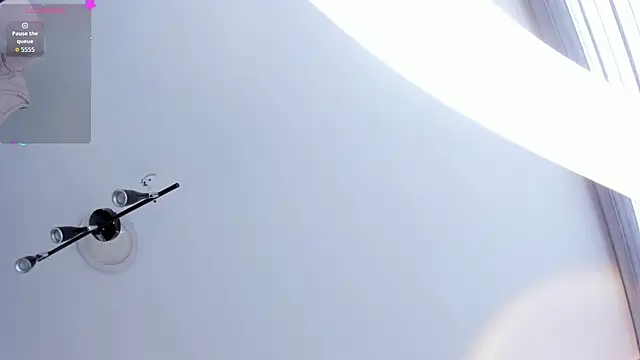 LIZ HOLMES online show from September 25, 2025, 12:09 pm