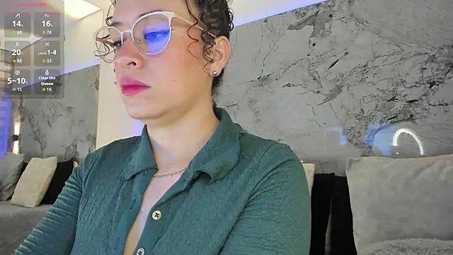 LIZ HOLMES online show from December 20, 2025, 10:55 am