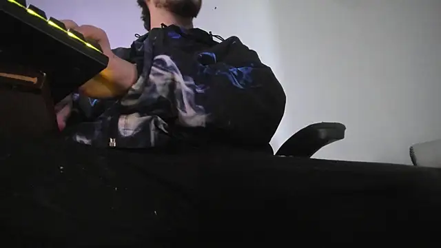 s sven03 online show from November 10, 2025, 7:40 am