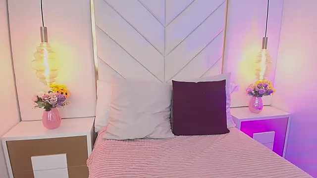 Snapshot of Flor_delunaa chatting on September 17, 2025, 12:40 pm Flor delunaa online show from September 17, 2025, 12:40 pm