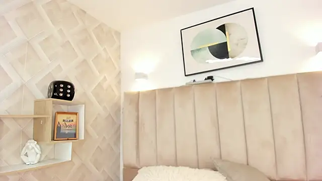 Anniie Queen online show from February 5, 2026, 4:17 am