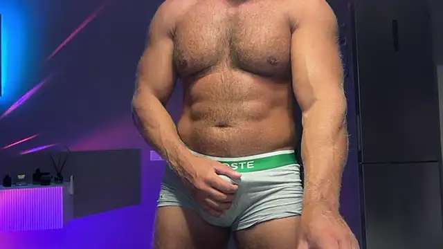 KarlosRichi online show from October 13, 2025, 3:34 pm