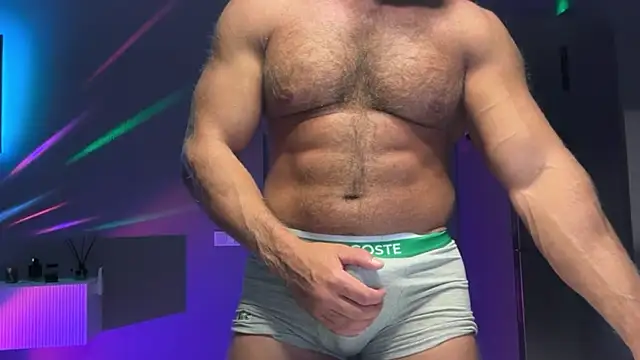 KarlosRichi online show from November 3, 2025, 7:04 pm