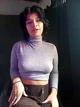 Snapshot of lyzamy_liz chatting on December 21, 2024, 6:12 pm lyzamy liz online show from December 21, 2024, 6:12 pm