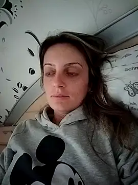 SophyGirl online show from October 22, 2025, 1:00 pm