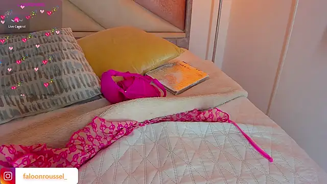 FaloonRoussel online show from March 4, 2025, 9:22 pm