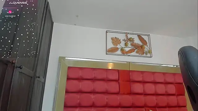 FaloonRoussel online show from November 10, 2025, 5:56 pm