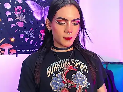 lilithnyx333 online show from April 8, 2026, 11:59 pm