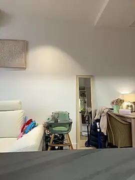 lyajoliee online show from April 13, 2026, 7:14 am