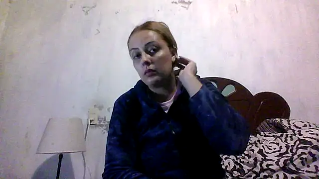 Snapshot of Samanthat33 chatting on September 24, 2025, 3:32 am Samanthat33 online show from September 24, 2025, 3:32 am