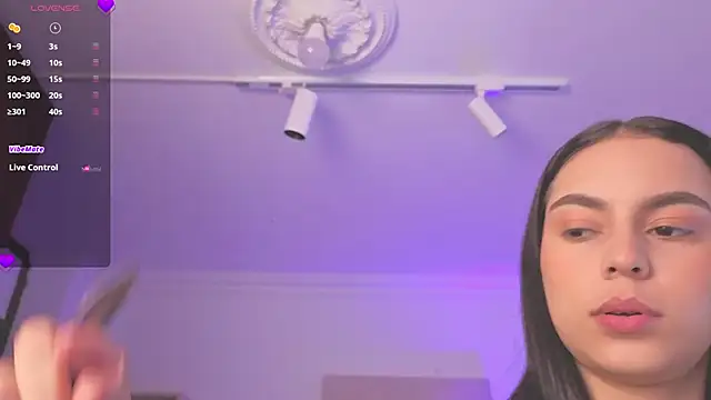 Aleejaa   online show from December 5, 2025, 11:41 am