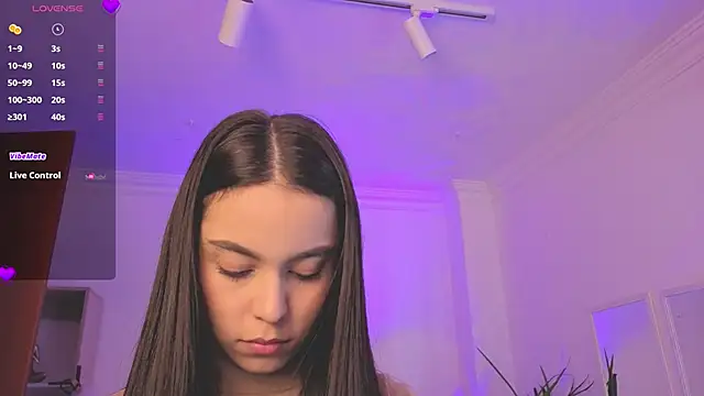 Aleejaa   online show from April 20, 2026, 11:24 am