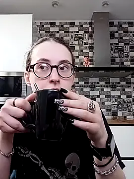 MartiniiSelenna online show from March 12, 2025, 6:40 am