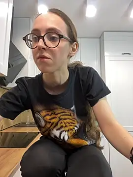 MartiniiSelenna online show from September 10, 2025, 5:40 am