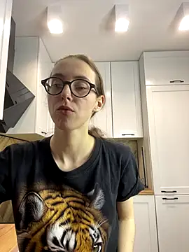 MartiniiSelenna online show from September 14, 2025, 5:50 am