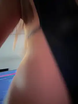 Rose-euphoria online show from October 9, 2025, 1:20 pm