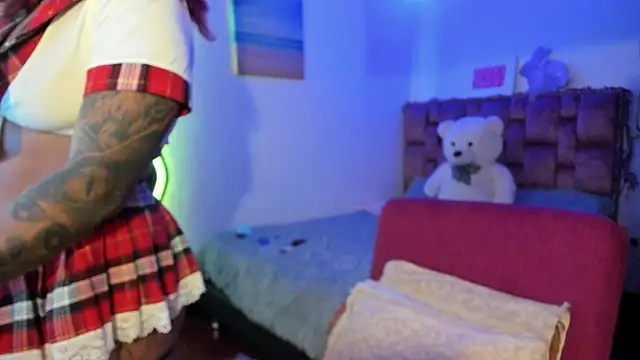 ladyrd1 online show from February 12, 2025, 4:12 am