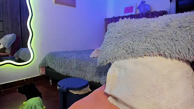 ladyrd1 online show from February 13, 2025, 5:26 am