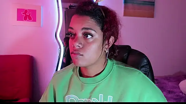 ladyrd1 online show from September 14, 2025, 6:51 pm