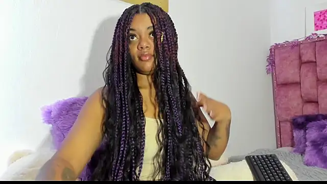 ladyrd1 online show from September 26, 2025, 1:37 pm