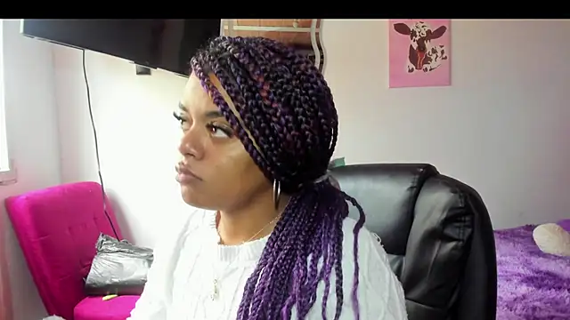 ladyrd1 online show from November 28, 2025, 8:11 pm