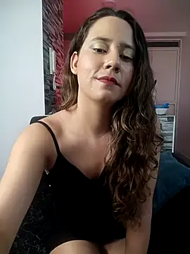 lovely kitt online show from March 4, 2025, 8:49 pm