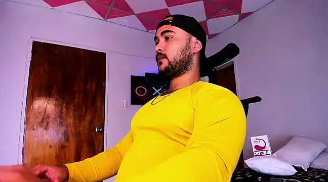 Snapshot of Sebas-hott chatting on December 23, 2024, 2:56 am Sebas-hott online show from December 23, 2024, 2:56 am