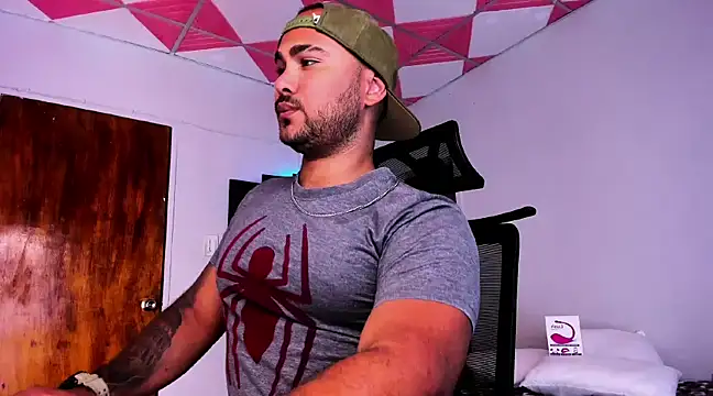 Snapshot of Sebas-hott chatting on January 5, 2025, 3:11 am Sebas-hott online show from January 5, 2025, 3:11 am