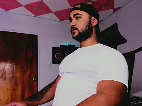 Snapshot of Sebas-hott chatting on February 19, 2025, 3:06 am Sebas-hott online show from February 19, 2025, 3:06 am