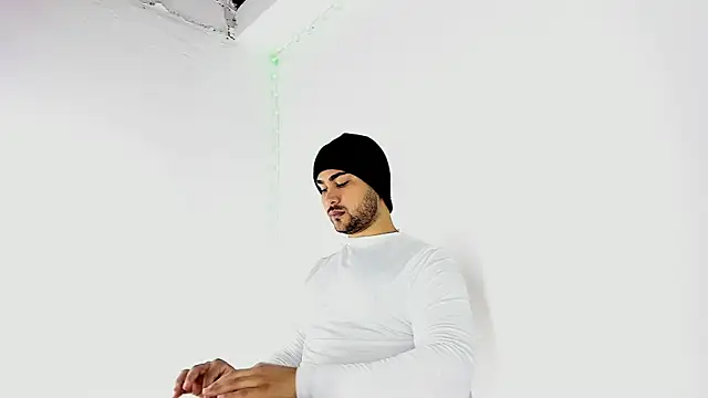 Snapshot of Sebas-hott chatting on September 12, 2025, 10:10 pm Sebas-hott online show from September 12, 2025, 10:10 pm