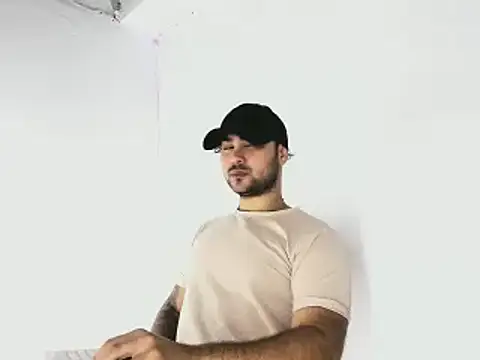 Snapshot of Sebas-hott chatting on October 4, 2025, 10:19 pm Sebas-hott online show from October 4, 2025, 10:19 pm