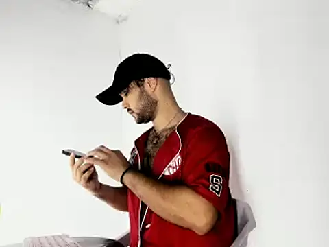 Snapshot of Sebas-hott chatting on October 17, 2025, 10:23 pm Sebas-hott online show from October 17, 2025, 10:23 pm