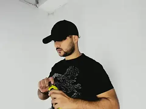 Snapshot of Sebas-hott chatting on November 9, 2025, 9:57 pm Sebas-hott online show from November 9, 2025, 9:57 pm