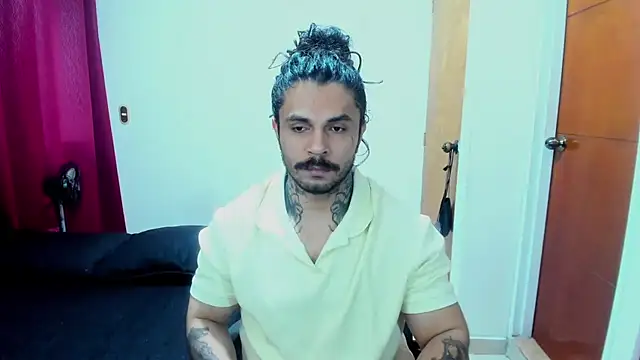 Snapshot of Van_Velckan chatting on July 21, 2026, 2:03 am Van Velckan online show from July 21, 2026, 2:03 am