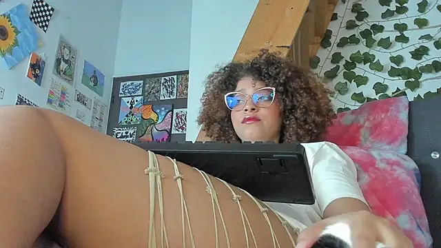 Snapshot of Ada_gales_ chatting on December 6, 2024, 2:46 am Ada gales  online show from December 6, 2024, 2:46 am