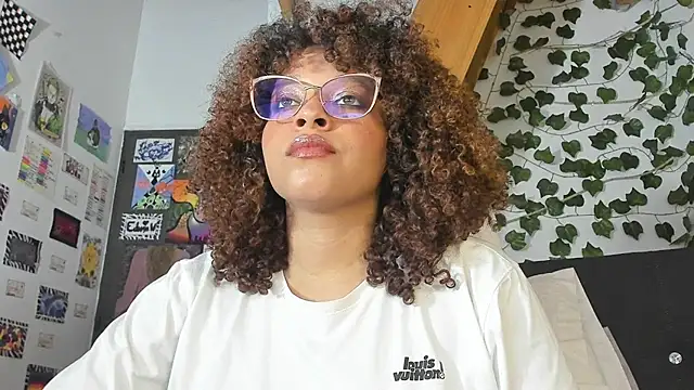 Snapshot of Ada_gales_ chatting on December 19, 2024, 12:45 am Ada gales  online show from December 19, 2024, 12:45 am