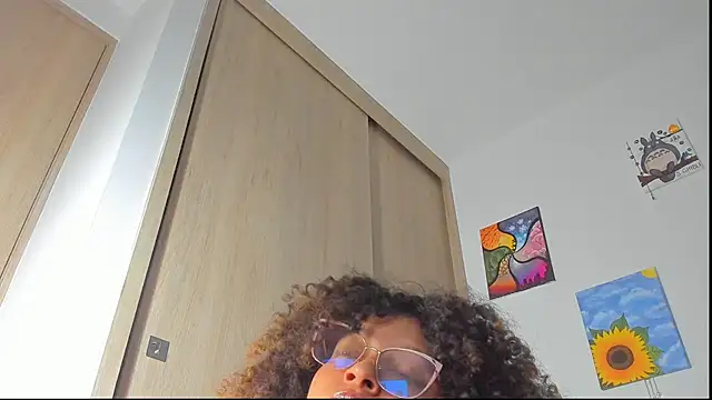 Snapshot of Ada_gales_ chatting on September 25, 2025, 2:48 am Ada gales  online show from September 25, 2025, 2:48 am